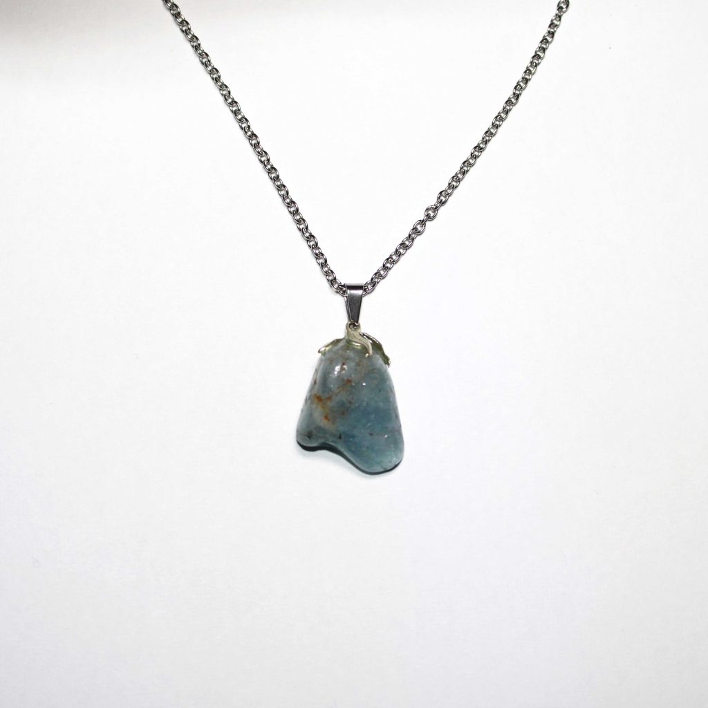 Collana collezione "Riflessi di Natura" in acciaio con pietra naturale "Celestina"